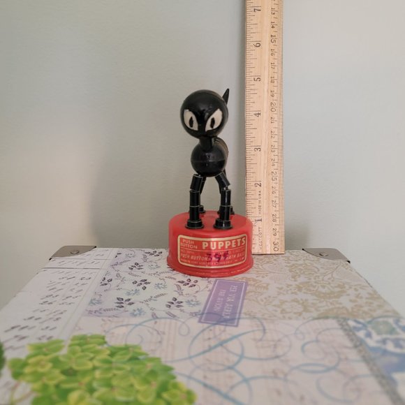 Vintage Push Button Underneath Base Toy Puppet - Cat - Picture 7 of 7